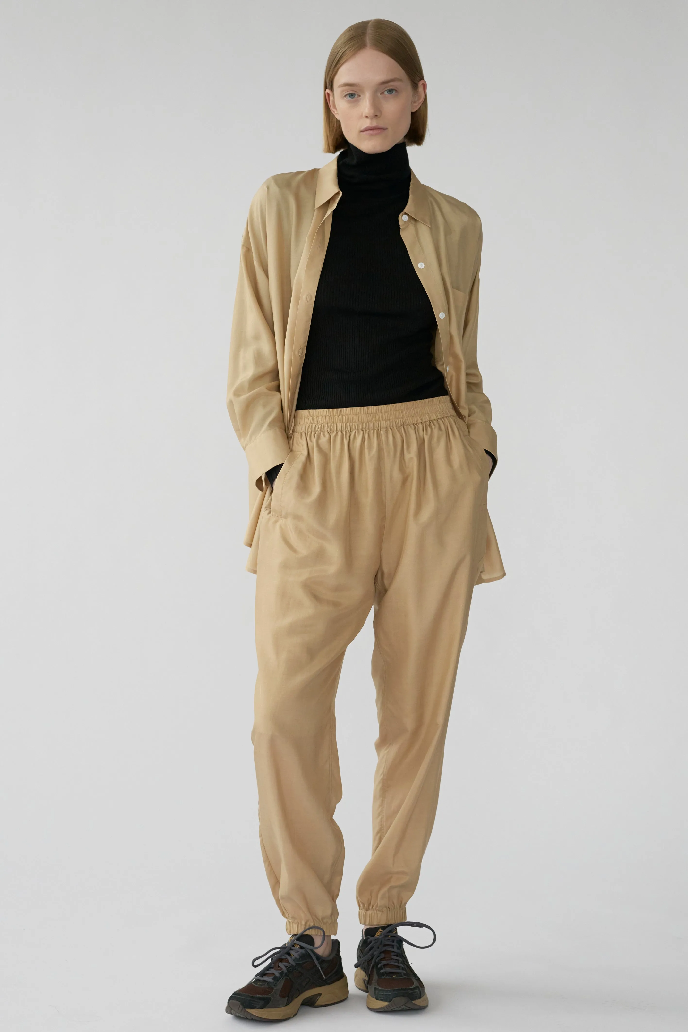 ELLA TRACK PANTS - IRISH CREAM - RECYCKLED SILK/SILK MIX