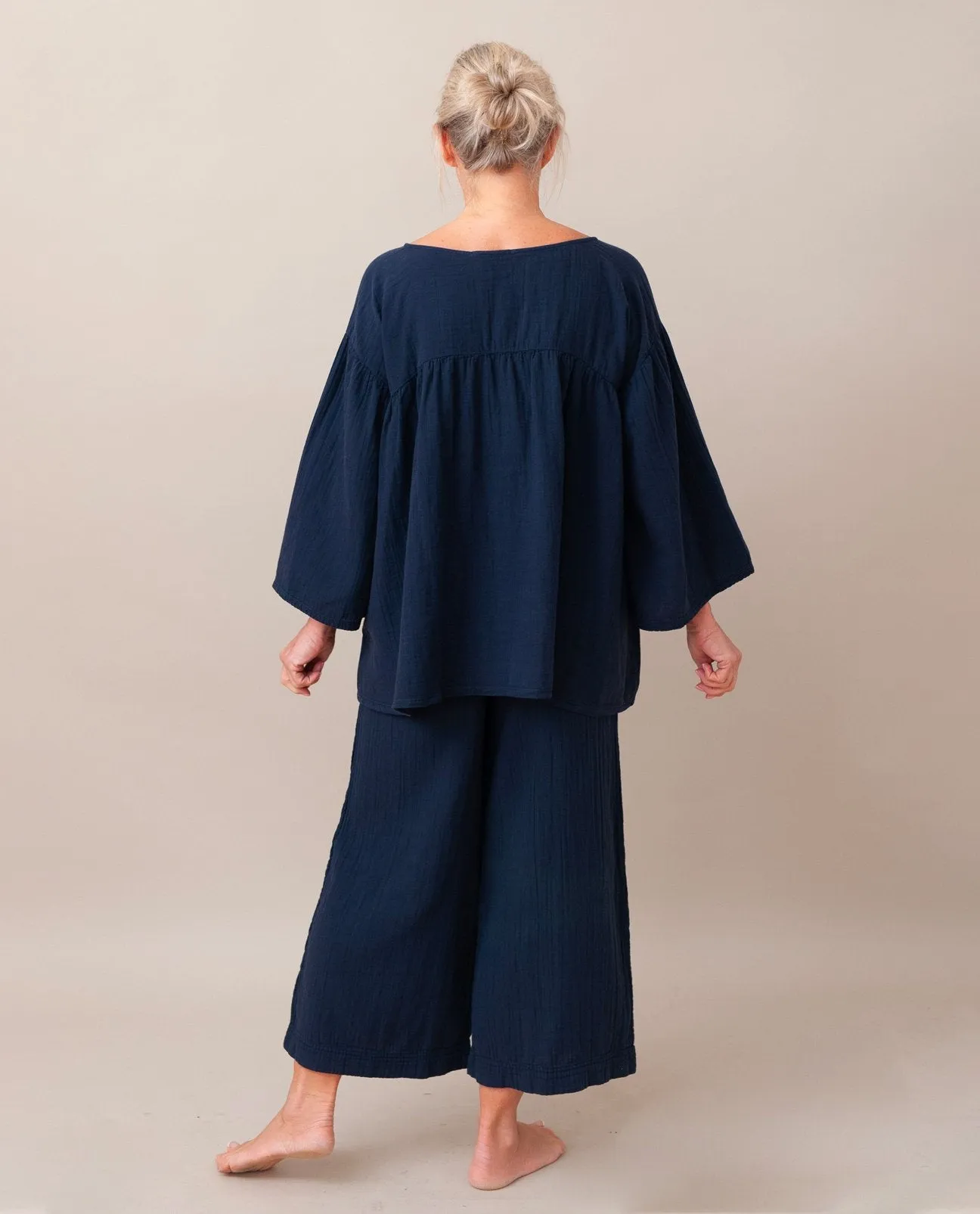 Evora Organic Cotton Trousers In Navy