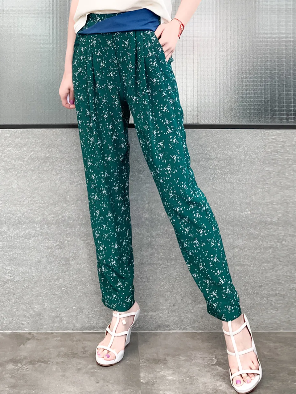 Last Chance! Green Floral Print Contrast Twist Waist Taper Trousers