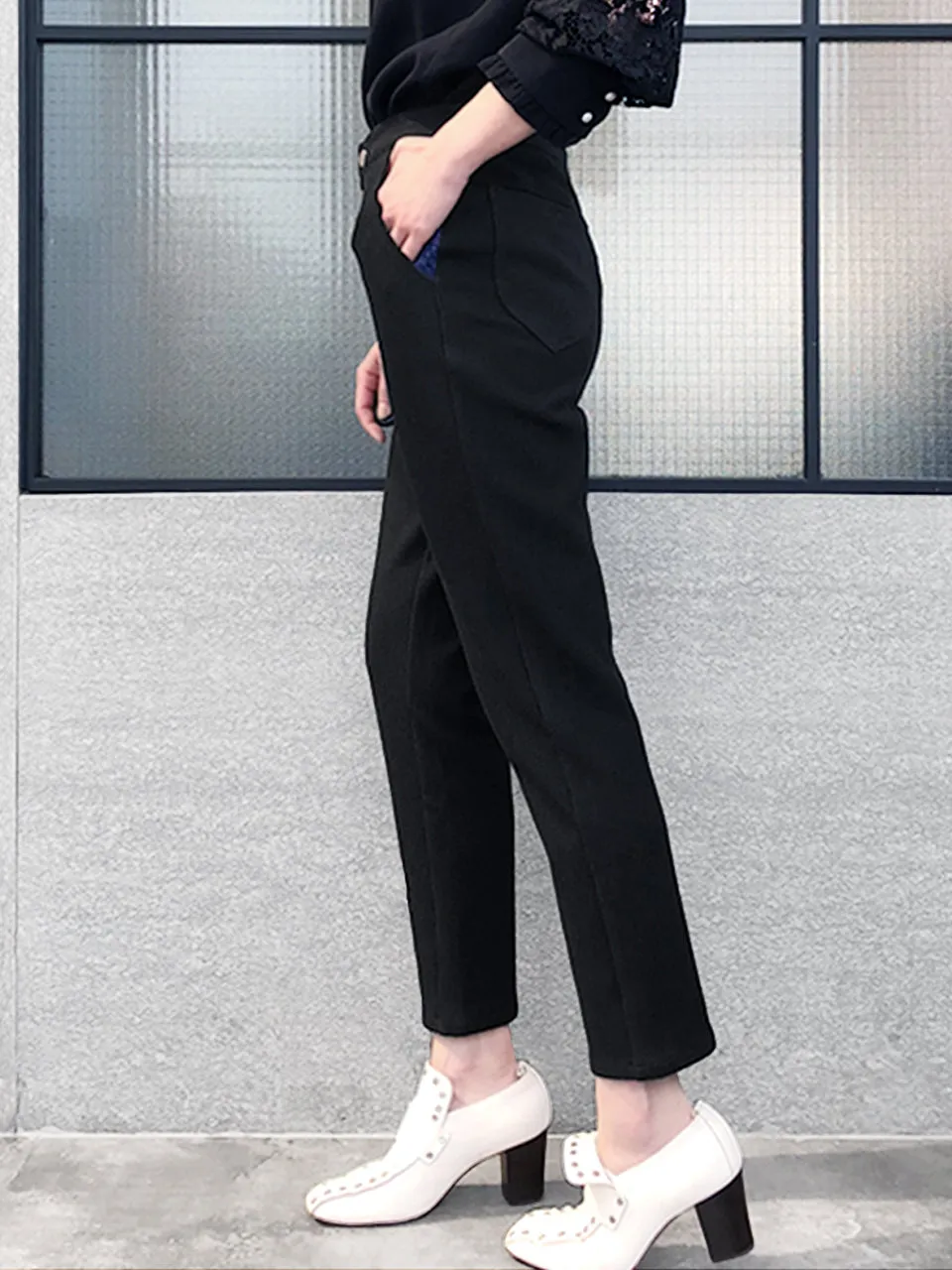 Surprise Sale! Black Cropped High Waist Taper Trousers