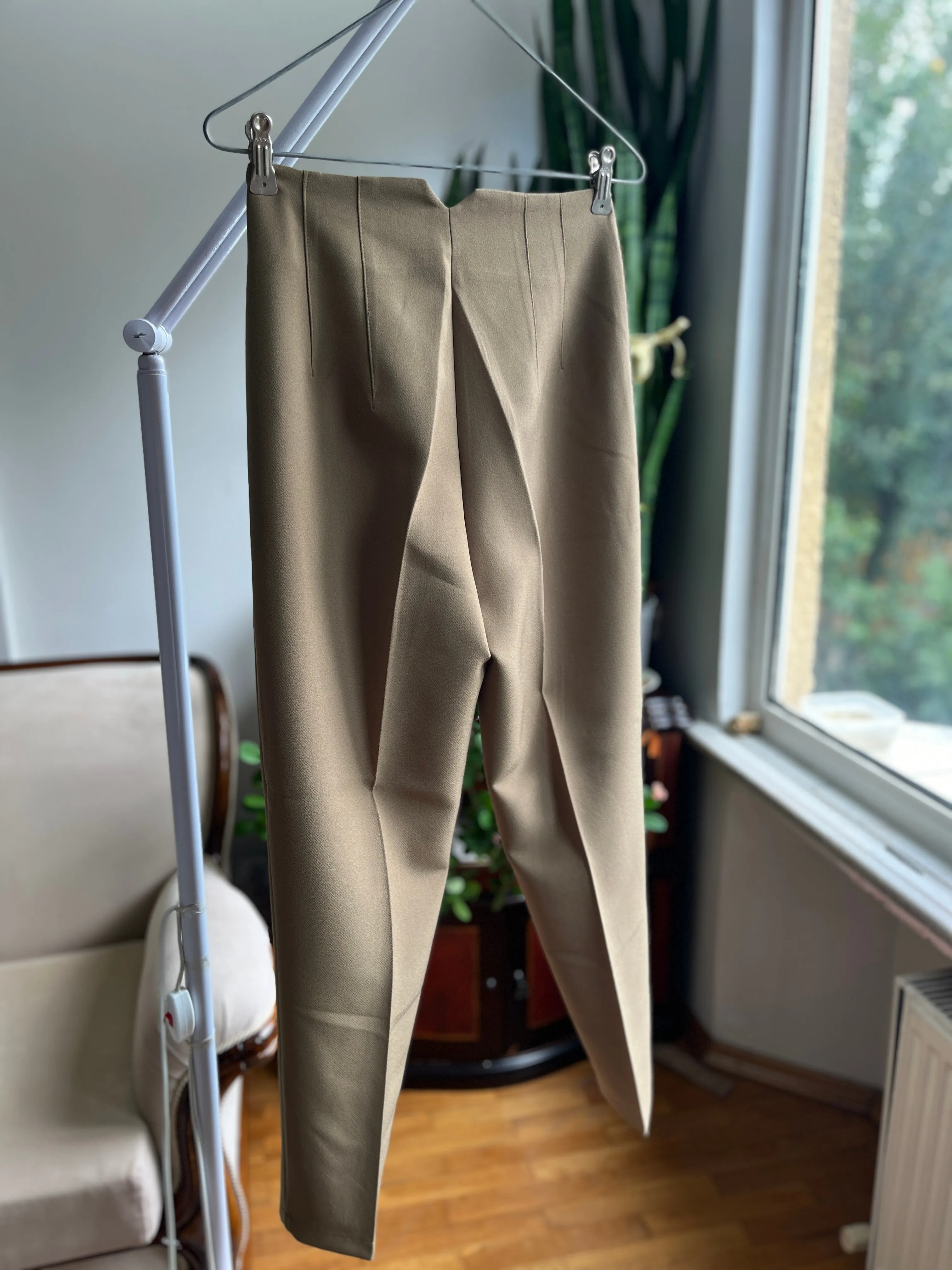 Women's Premium Carrot Cut Pants, Pleated Trousers with Full Molded Waist Contouring, for Women, Womens Pants Suit, High Rise Trousers